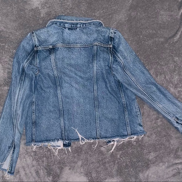 Distressed Levi’s Jacket - Picture 5 of 6